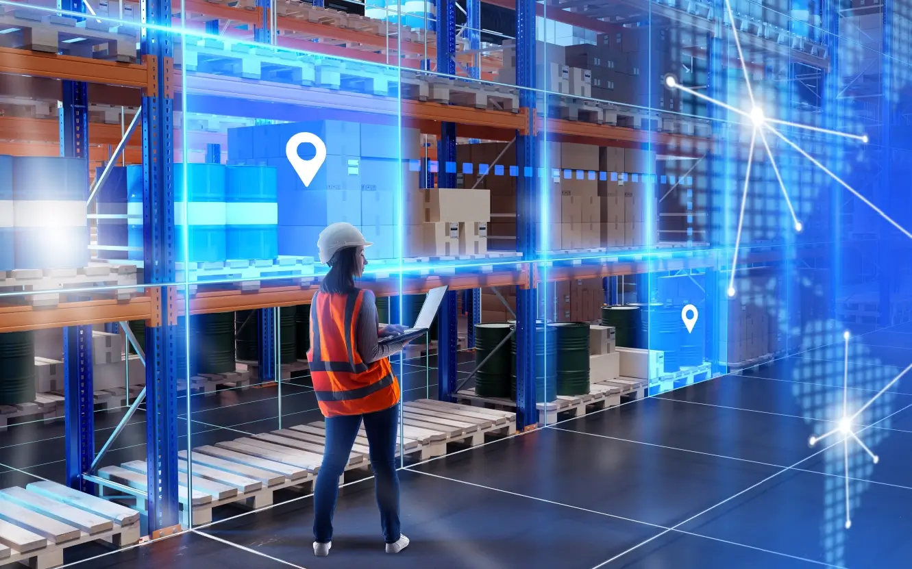 Leveraging Knowledge Graphs and LLM Reasoning to Identify Operational Bottlenecks for Warehouse Planning Assistance